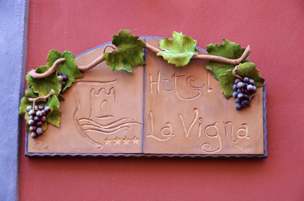 Albergo 'La Vigna' Procida Esterno foto